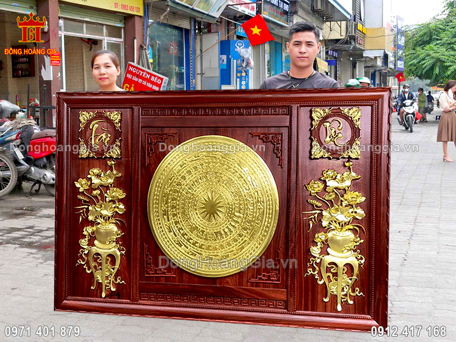 Tranh được chế tác từ nguyên liệu đồng cao cấp loại I